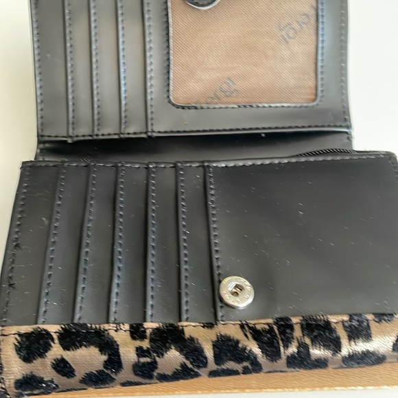 6x 4 wallet excellent condition - Picture 3 of 3